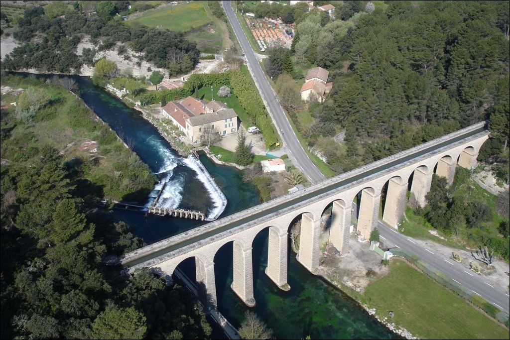1857 : Inauguration de l’aqueduc de Galas par l’impératrice Eugénie