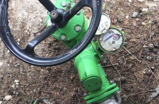 Des compteurs aux bornes d'arrosage non équipées