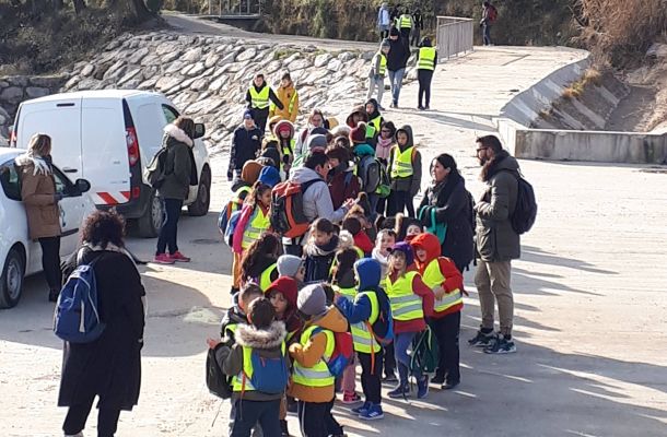 Des élèves à la découverte du canal